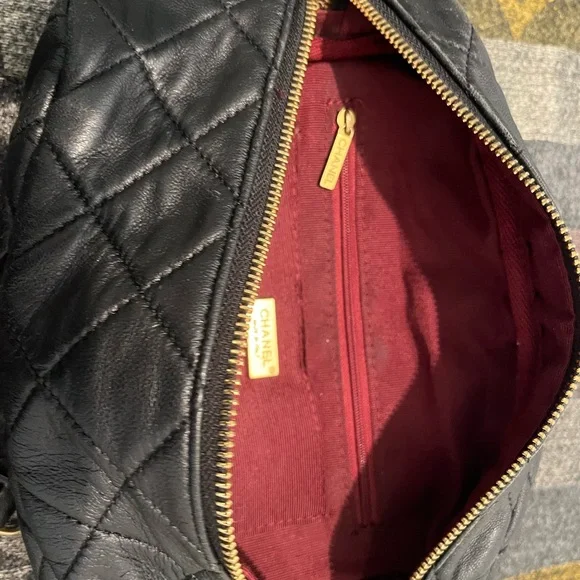 CC Black Quilted Leather Waist Bag - Picture 7 of 11